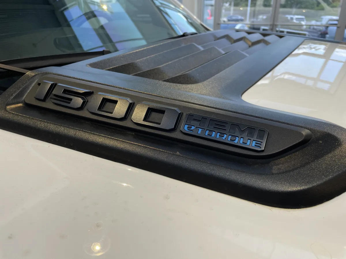 2022 Ram 1500 Rebel thumbnail 36