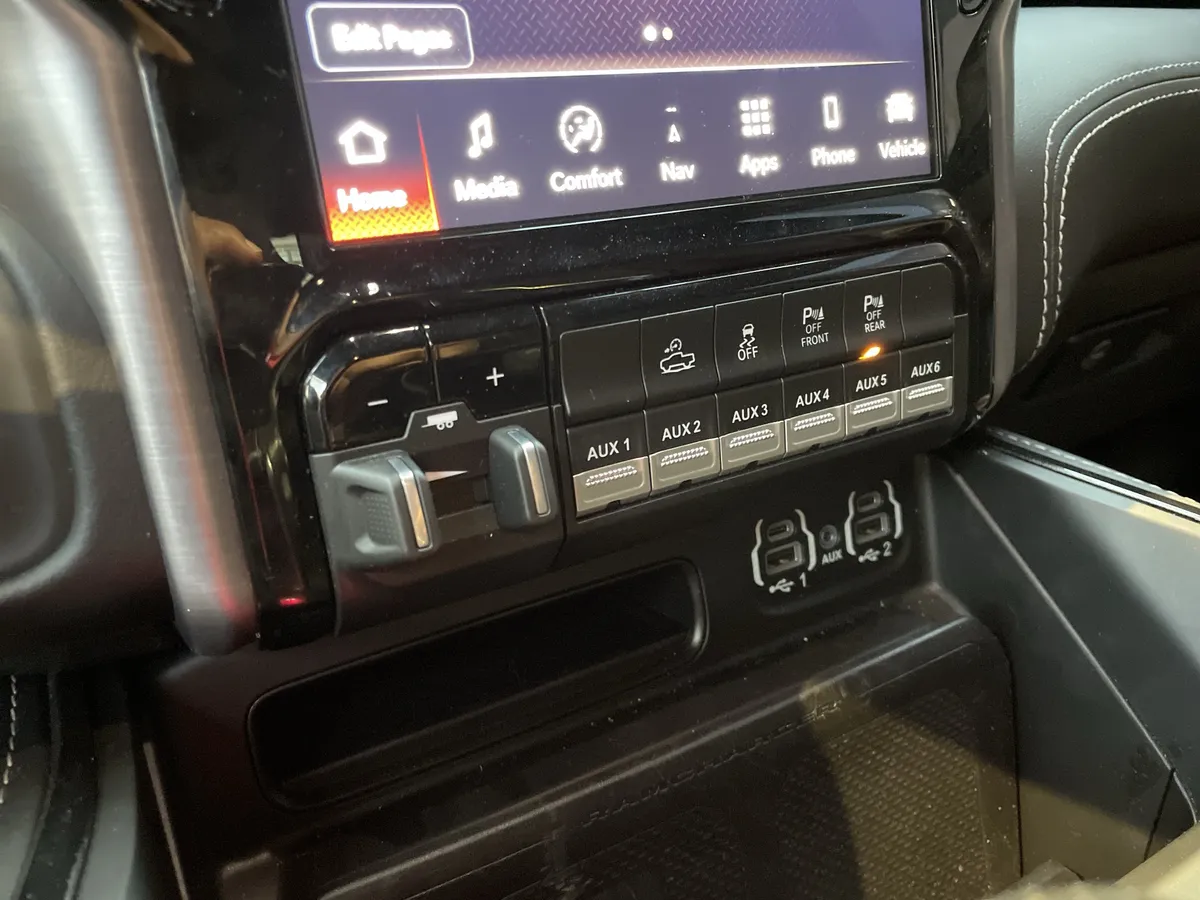 2022 Ram 1500 TRX thumbnail 28