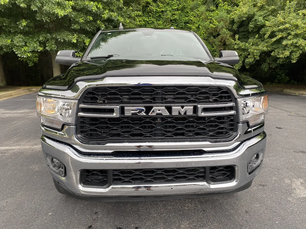 2022 Ram 2500 Tradesman thumbnail 2
