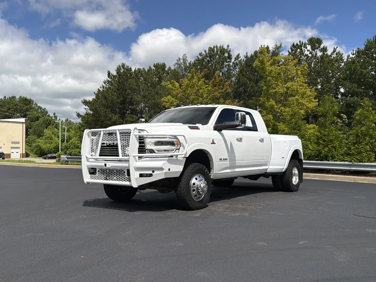 2022 Ram 3500 Laramie thumbnail 12