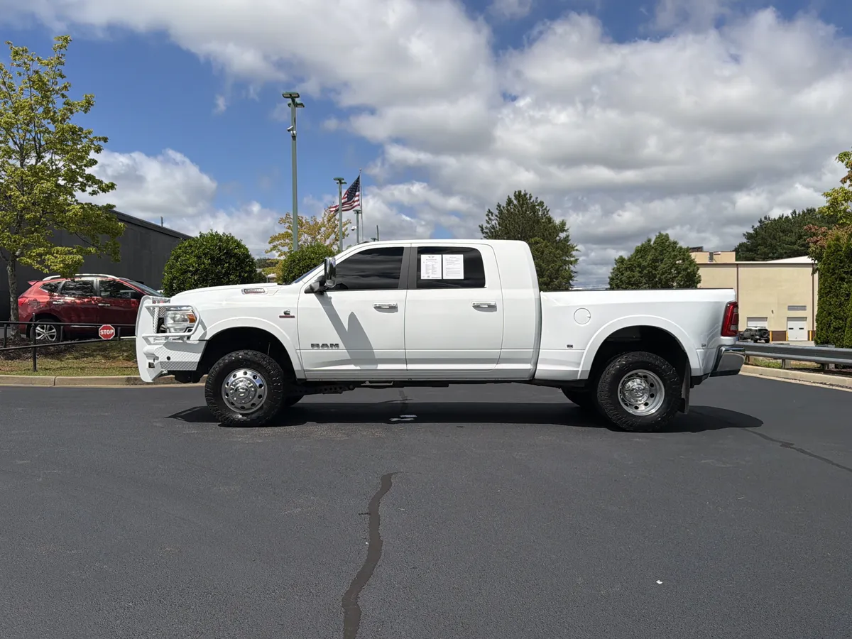 2022 Ram 3500 Laramie thumbnail 13