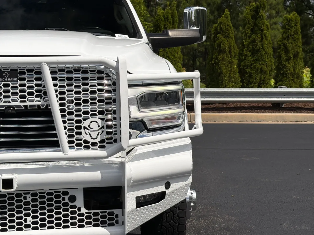 2022 Ram 3500 Laramie thumbnail 19