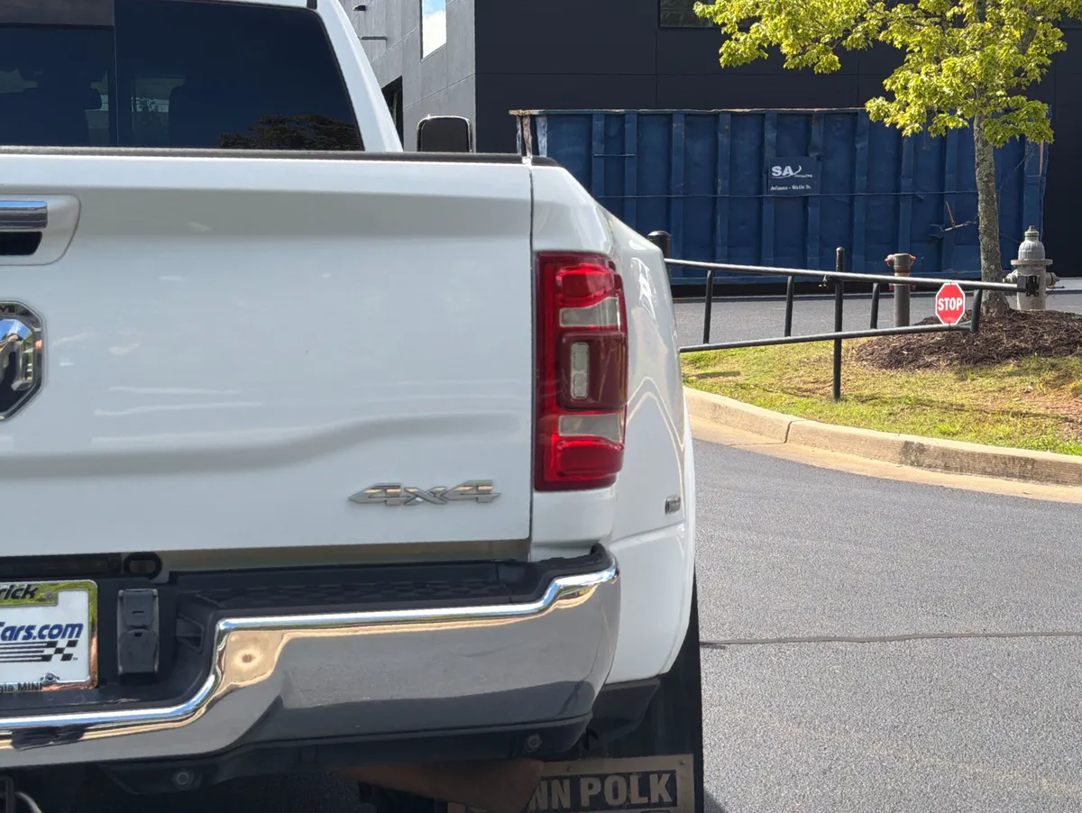 2022 Ram 3500 Laramie thumbnail 22