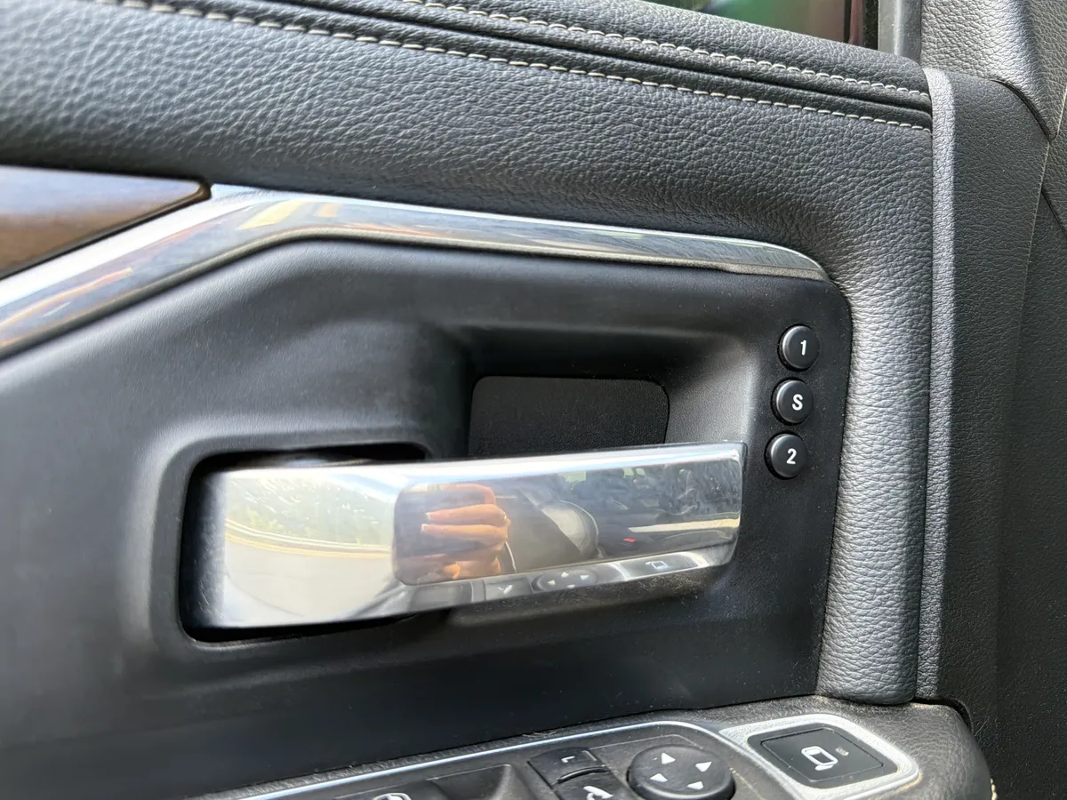 2022 Ram 3500 Laramie thumbnail 24