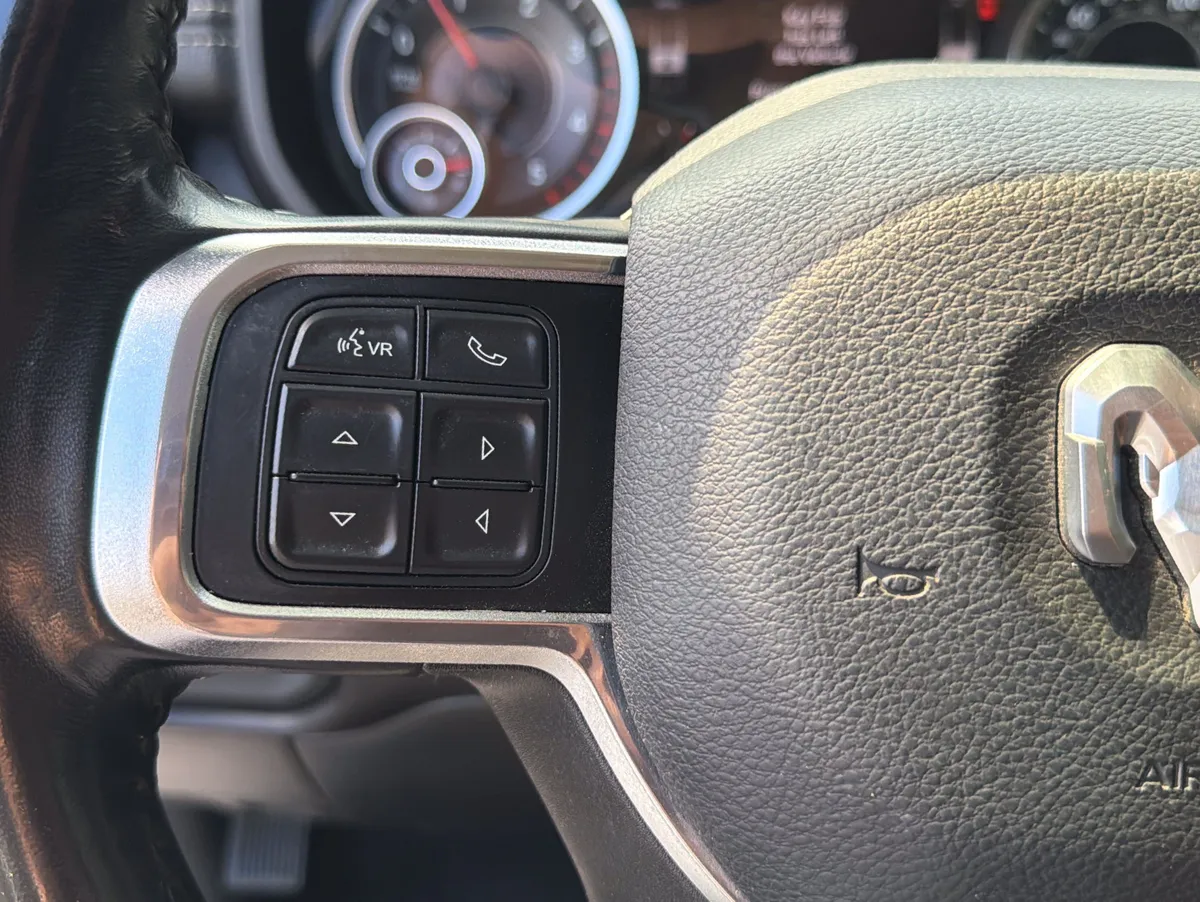 2022 Ram 3500 Laramie thumbnail 29