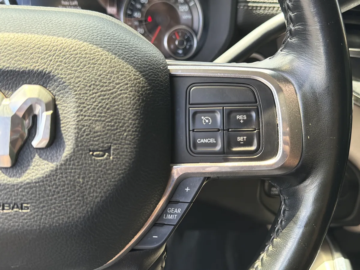 2022 Ram 3500 Laramie thumbnail 30