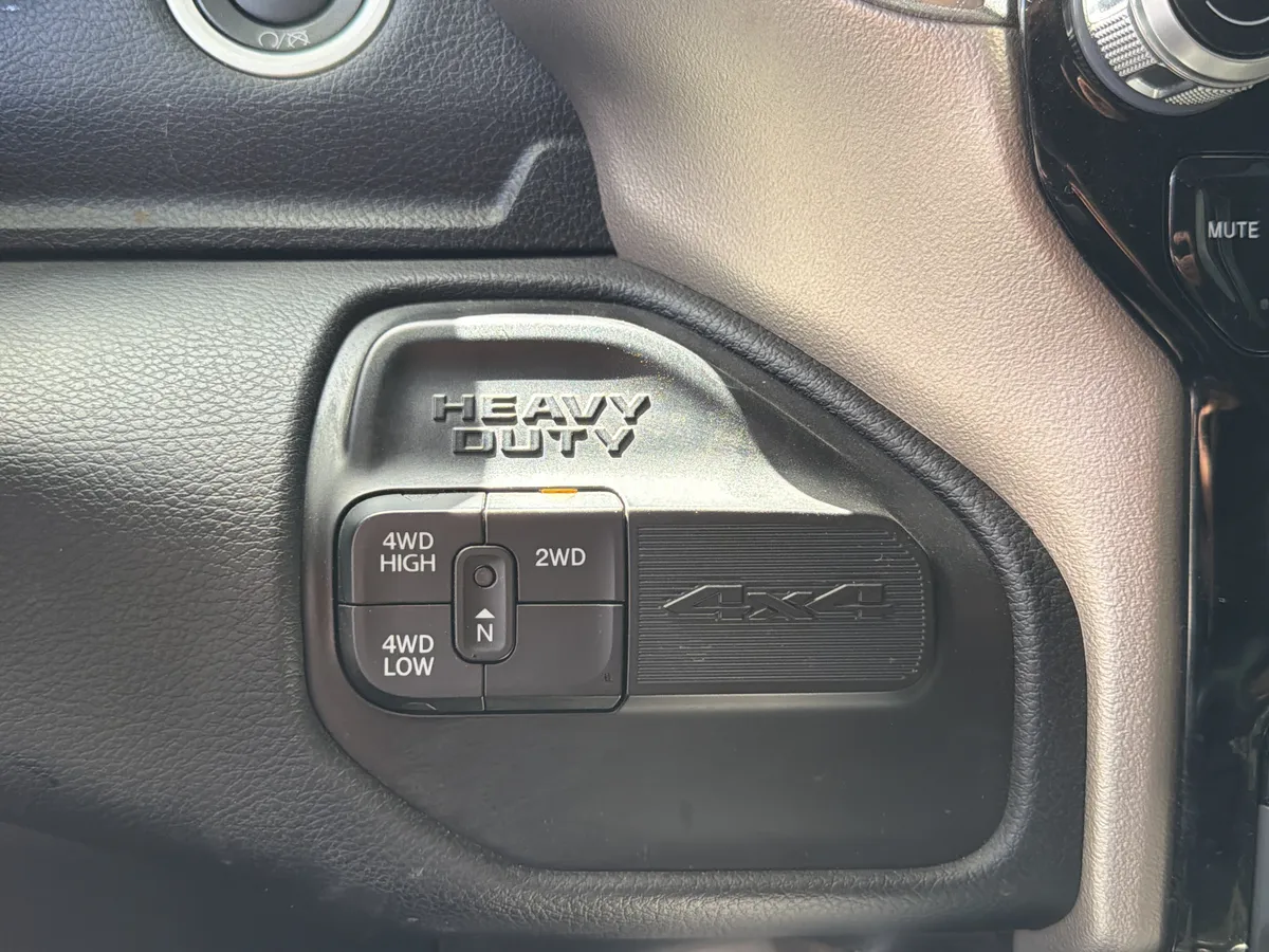 2022 Ram 3500 Laramie thumbnail 33