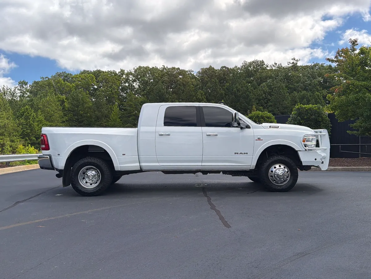2022 Ram 3500 Laramie thumbnail 4