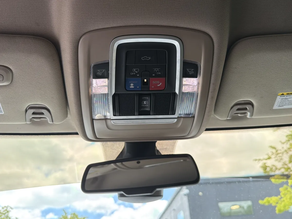 2022 Ram 3500 Laramie thumbnail 45