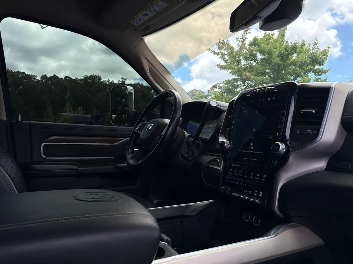 2022 Ram 3500 Laramie thumbnail 5