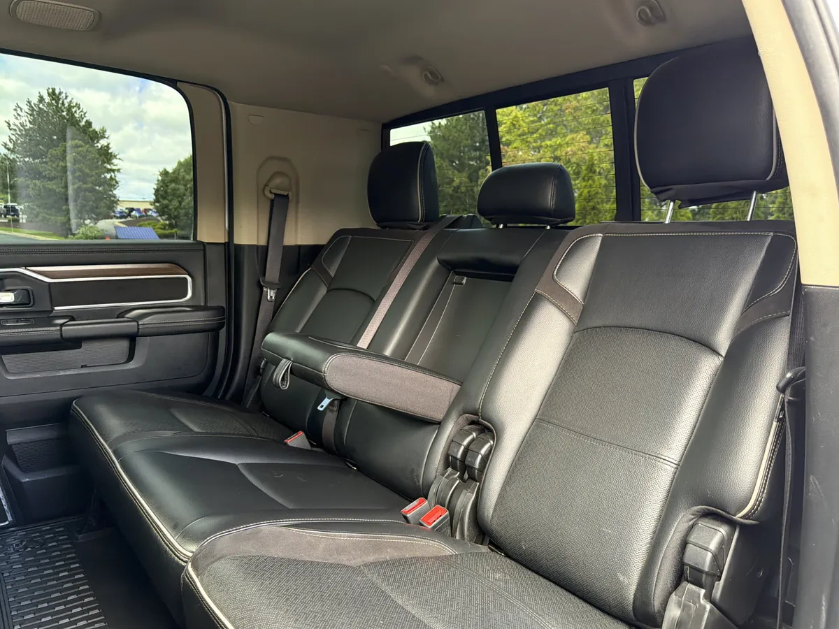 2022 Ram 3500 Laramie thumbnail 8