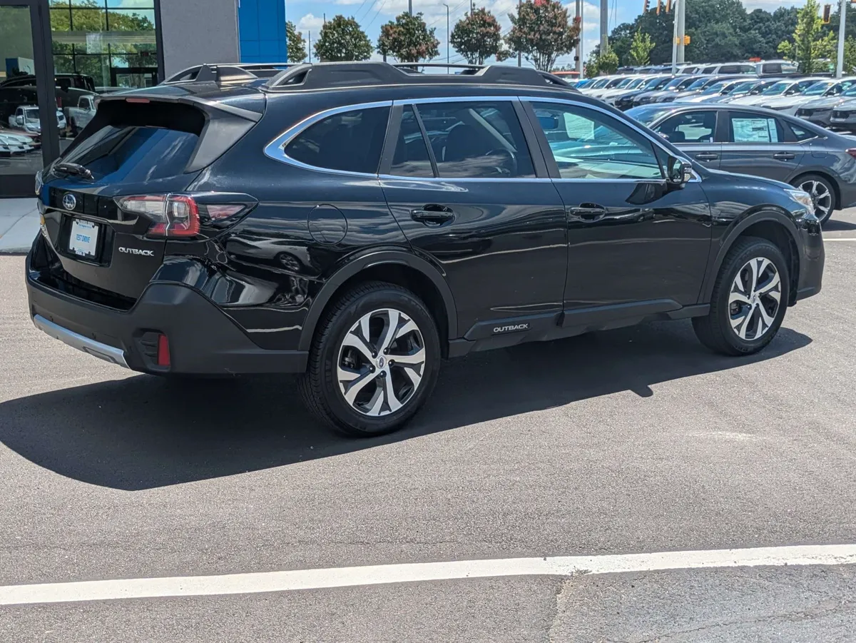 2022 Subaru Outback Limited thumbnail 4