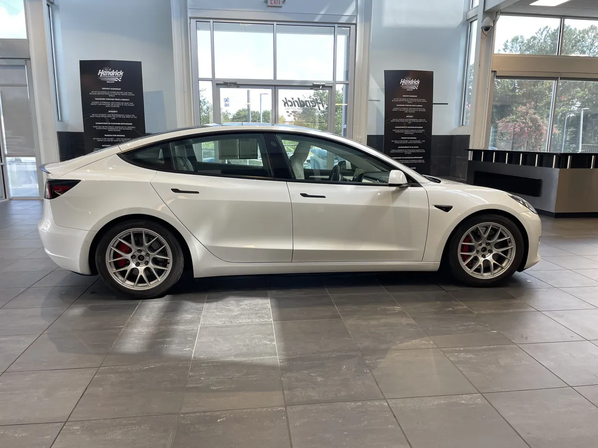 2022 Tesla Model 3 Performance thumbnail 10
