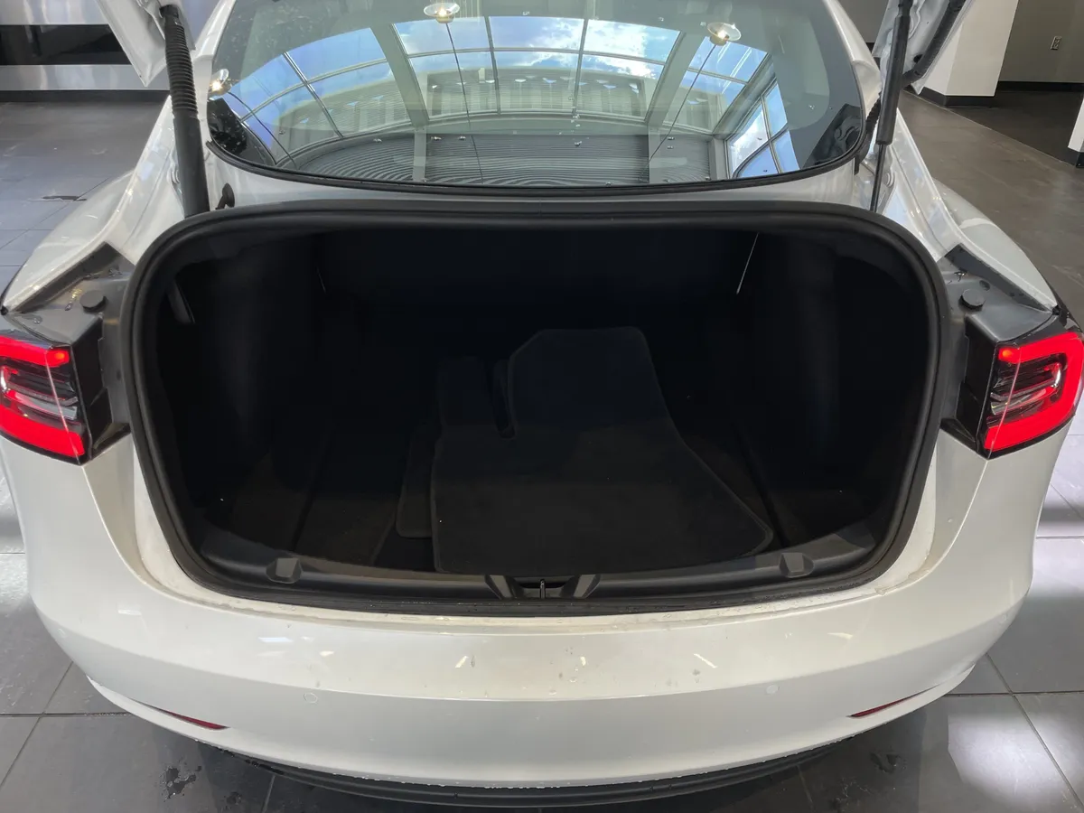 2022 Tesla Model 3 Performance thumbnail 32