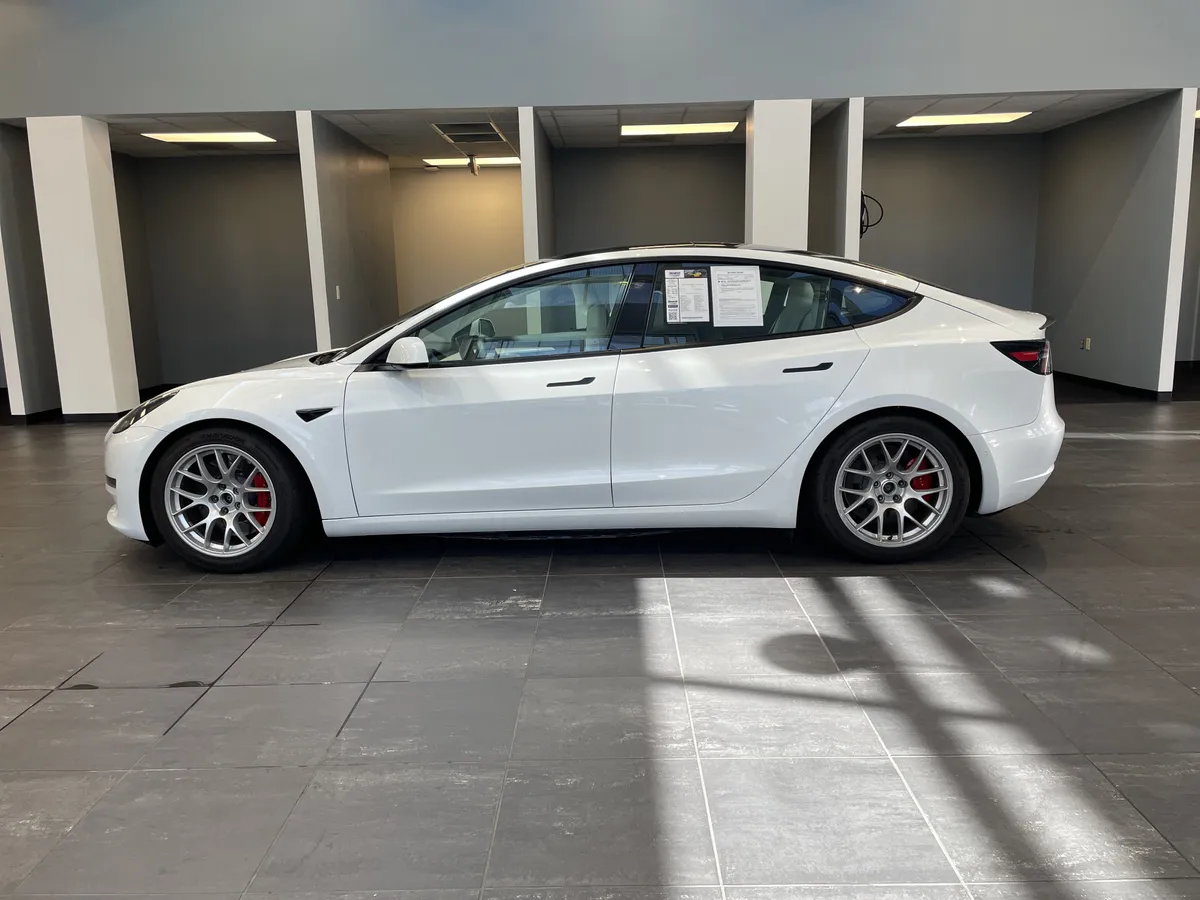 2022 Tesla Model 3 Performance thumbnail 6