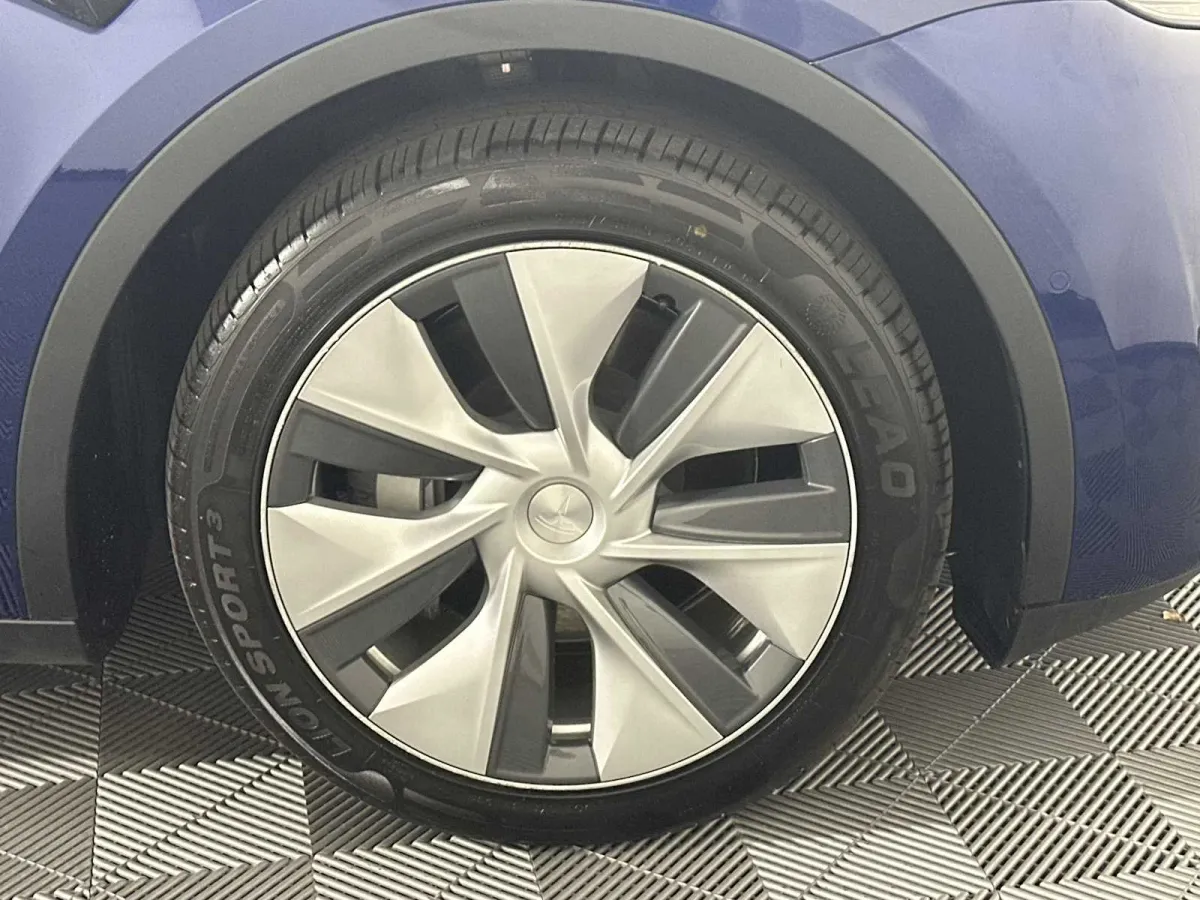 2022 Tesla Model Y Long Range thumbnail 14