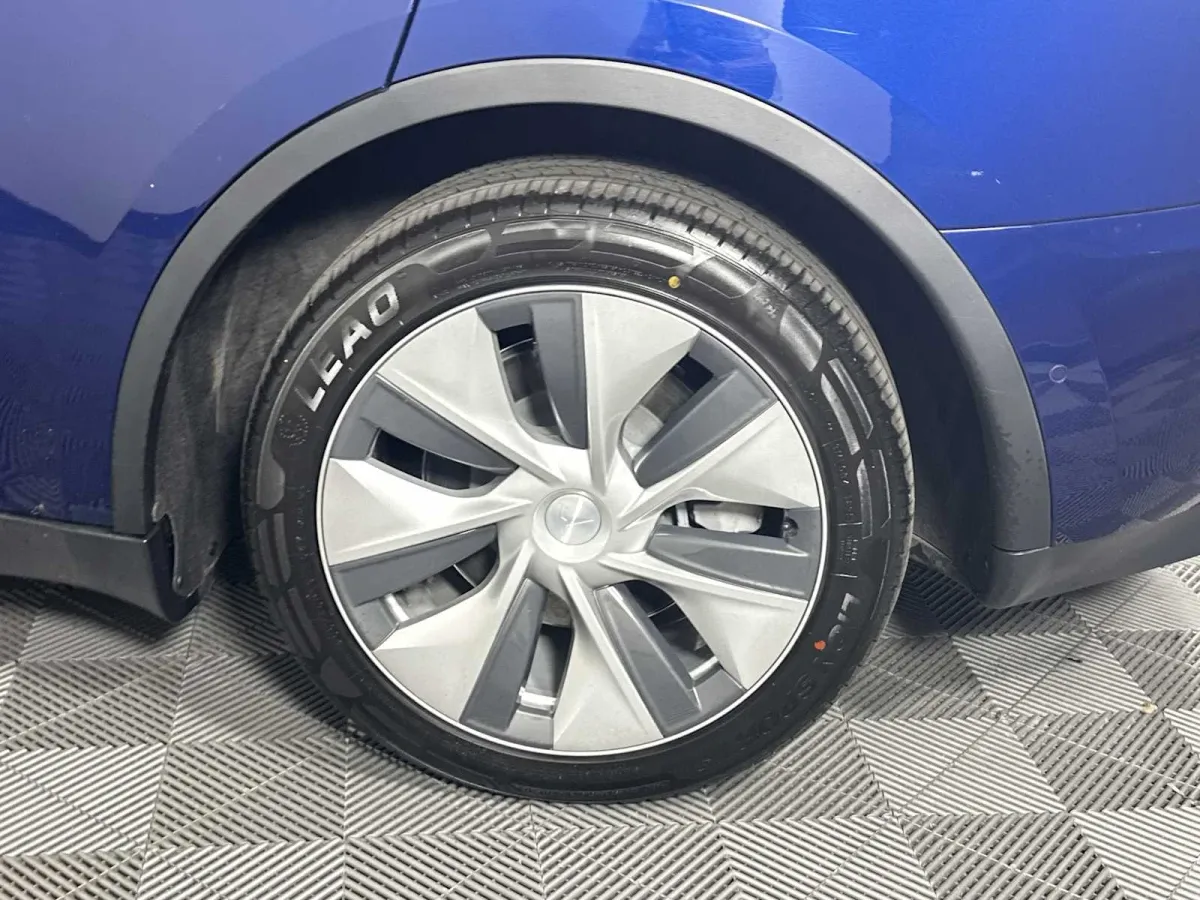 2022 Tesla Model Y Long Range thumbnail 21