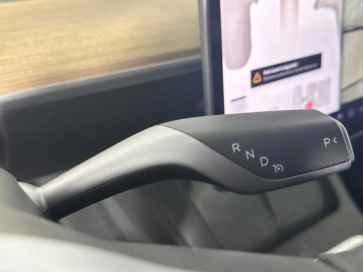 2022 Tesla Model Y Long Range thumbnail 31