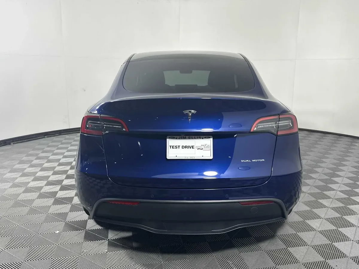2022 Tesla Model Y Long Range thumbnail 7