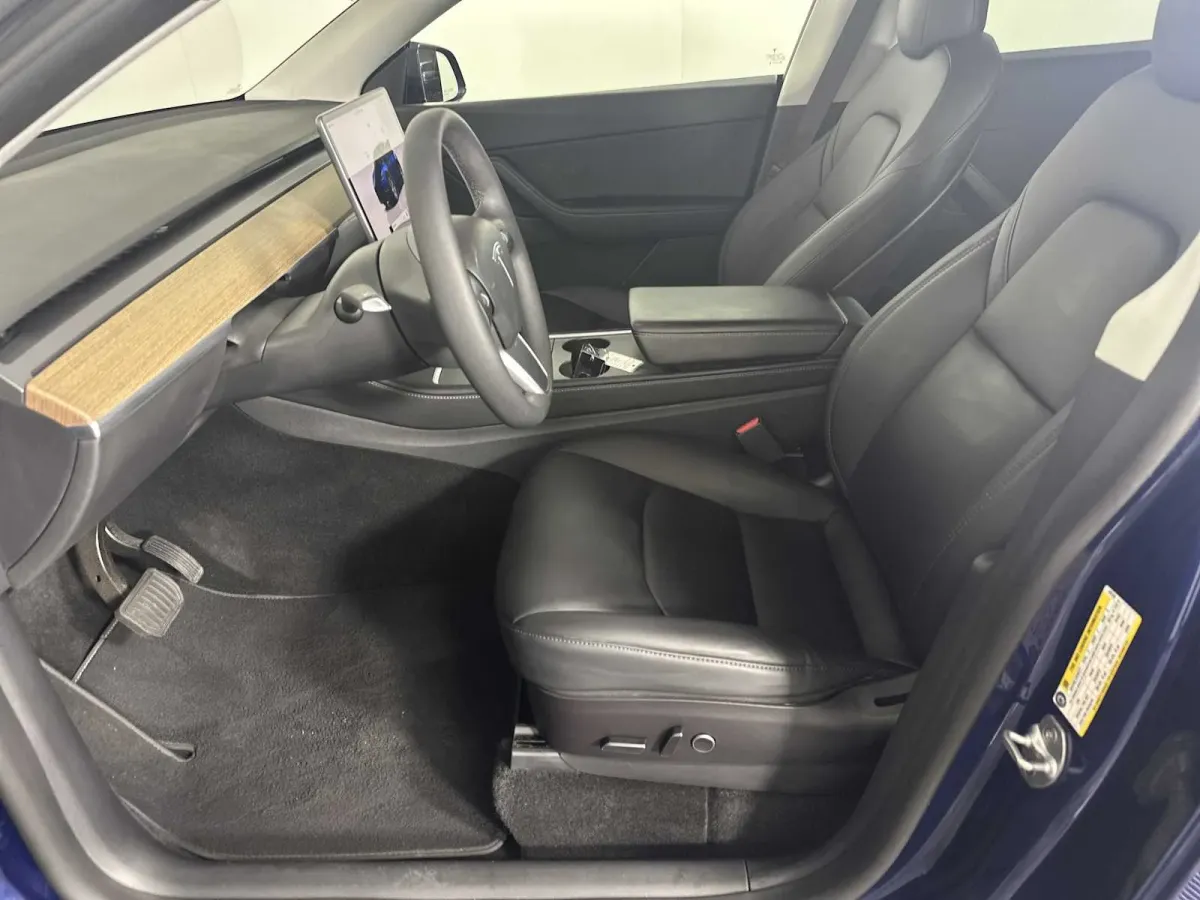 2022 Tesla Model Y Long Range thumbnail 9