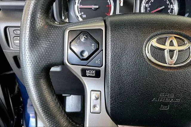 2022 Toyota 4Runner Limited thumbnail 10