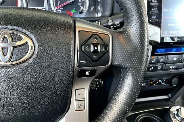 2022 Toyota 4Runner Limited thumbnail 11