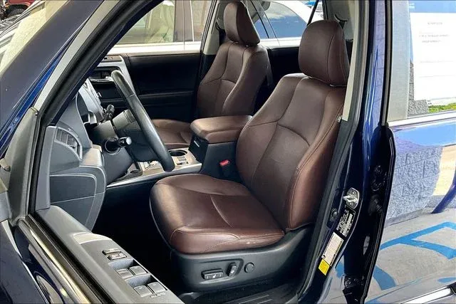 2022 Toyota 4Runner Limited thumbnail 18