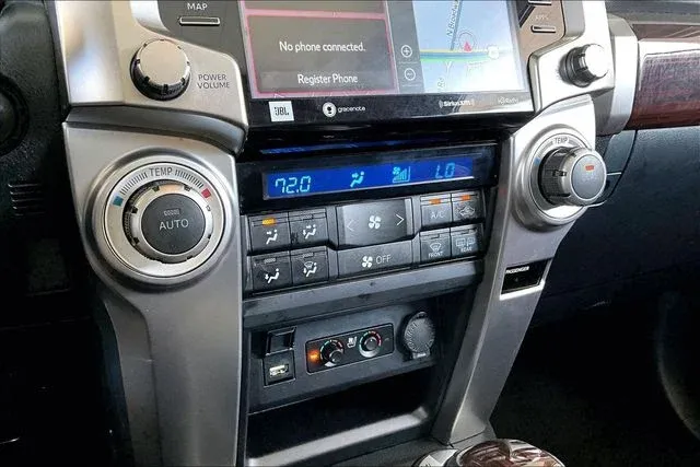 2022 Toyota 4Runner Limited thumbnail 23