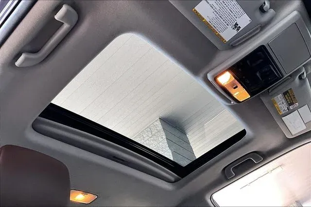 2022 Toyota 4Runner Limited thumbnail 25