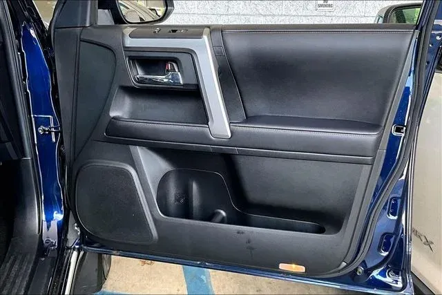 2022 Toyota 4Runner Limited thumbnail 26