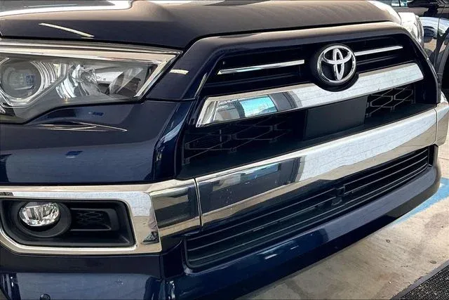 2022 Toyota 4Runner Limited thumbnail 28