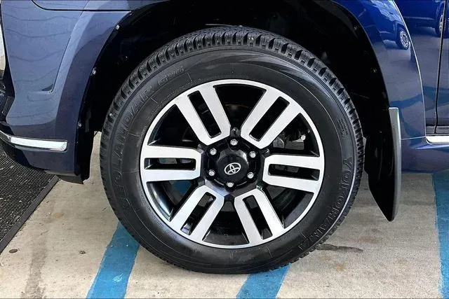 2022 Toyota 4Runner Limited thumbnail 29