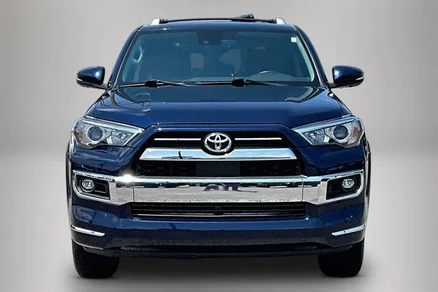 2022 Toyota 4Runner Limited thumbnail 3