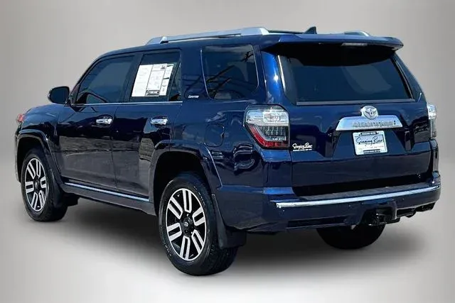2022 Toyota 4Runner Limited thumbnail 4