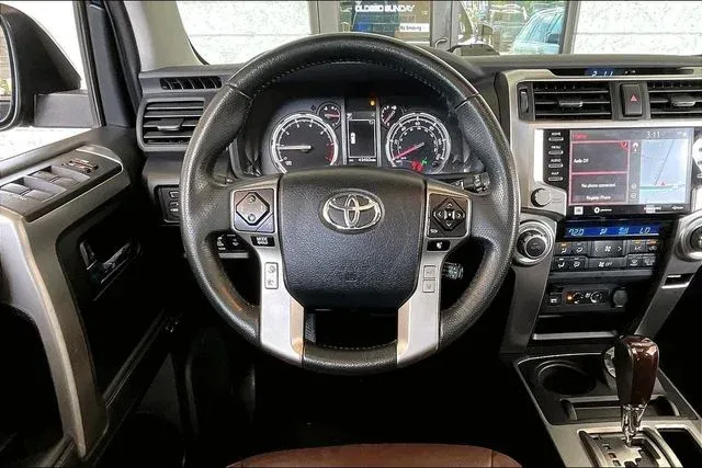 2022 Toyota 4Runner Limited thumbnail 8