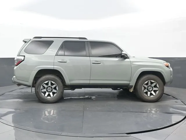 2022 Toyota 4Runner TRD Off-Road Premium thumbnail 2