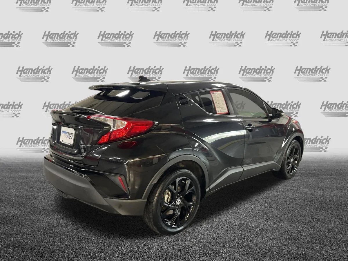 2022 Toyota C-HR Nightshade thumbnail 11
