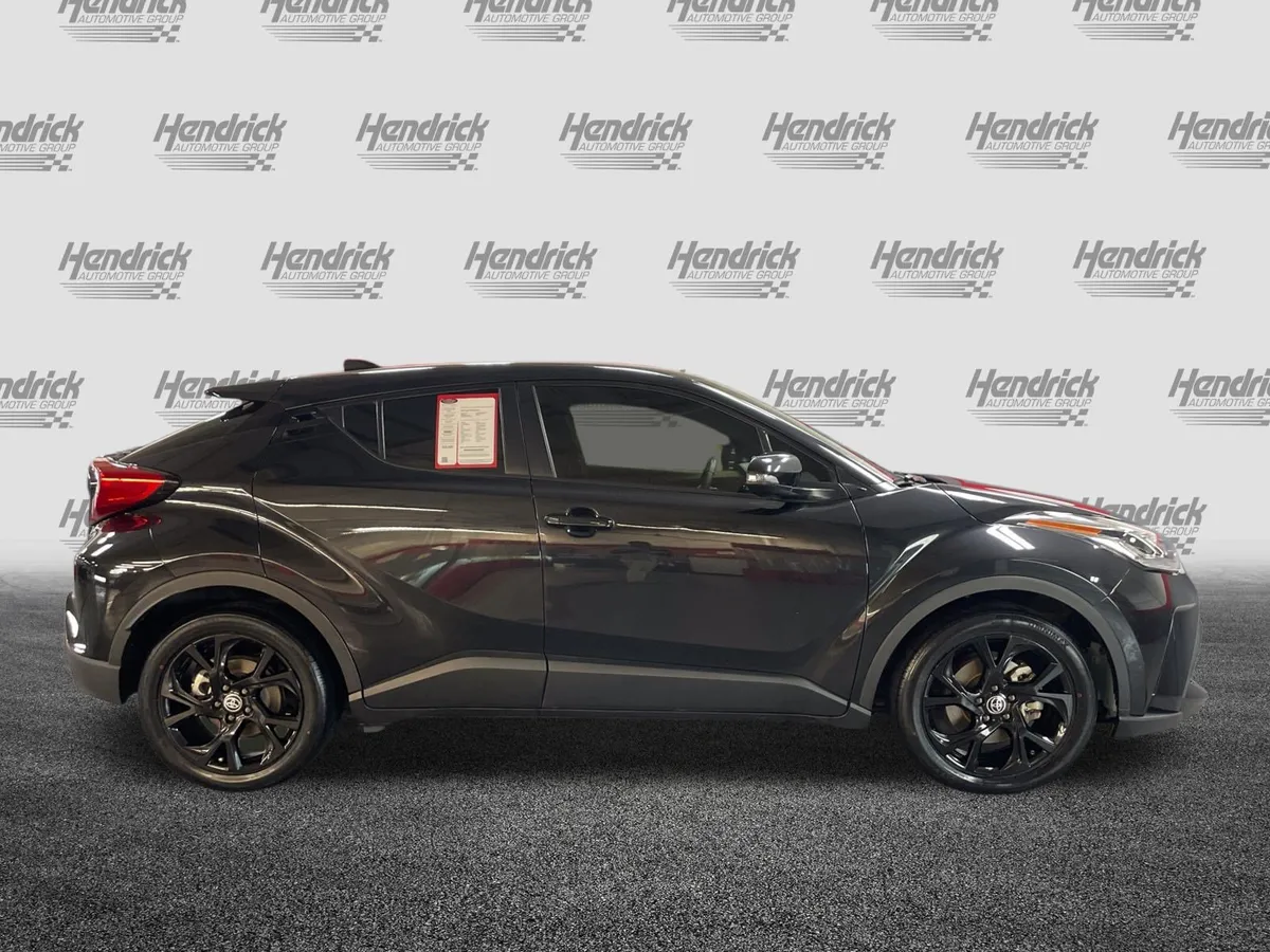 2022 Toyota C-HR Nightshade thumbnail 12