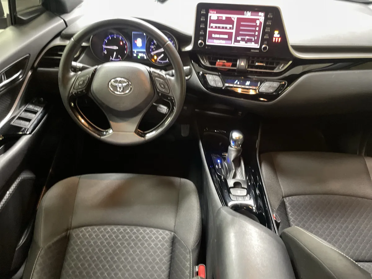 2022 Toyota C-HR Nightshade thumbnail 31