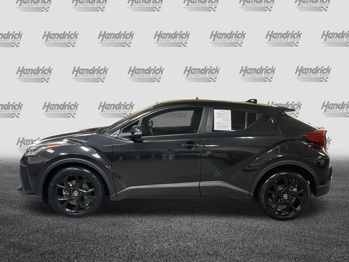 2022 Toyota C-HR Nightshade thumbnail 8