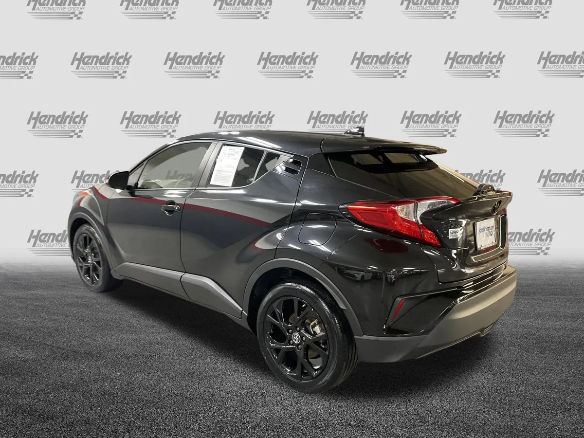 2022 Toyota C-HR Nightshade thumbnail 9