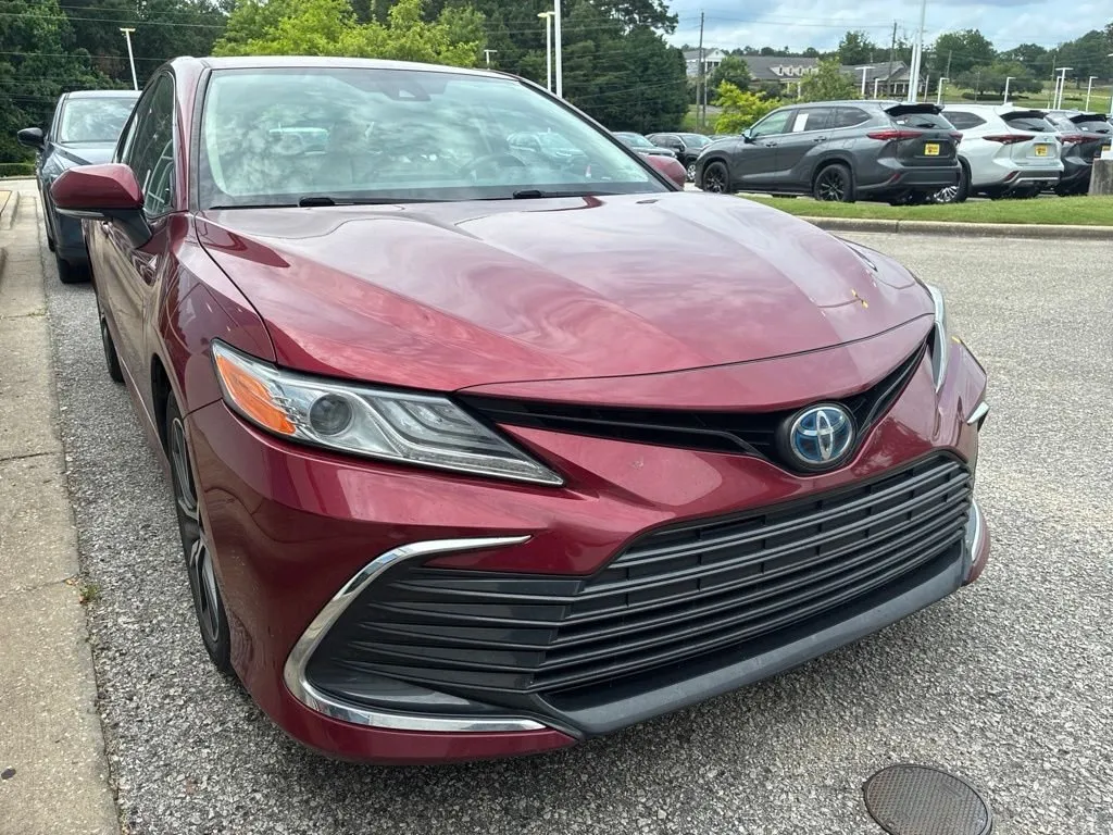 2022 Toyota Camry Hybrid XLE thumbnail 4