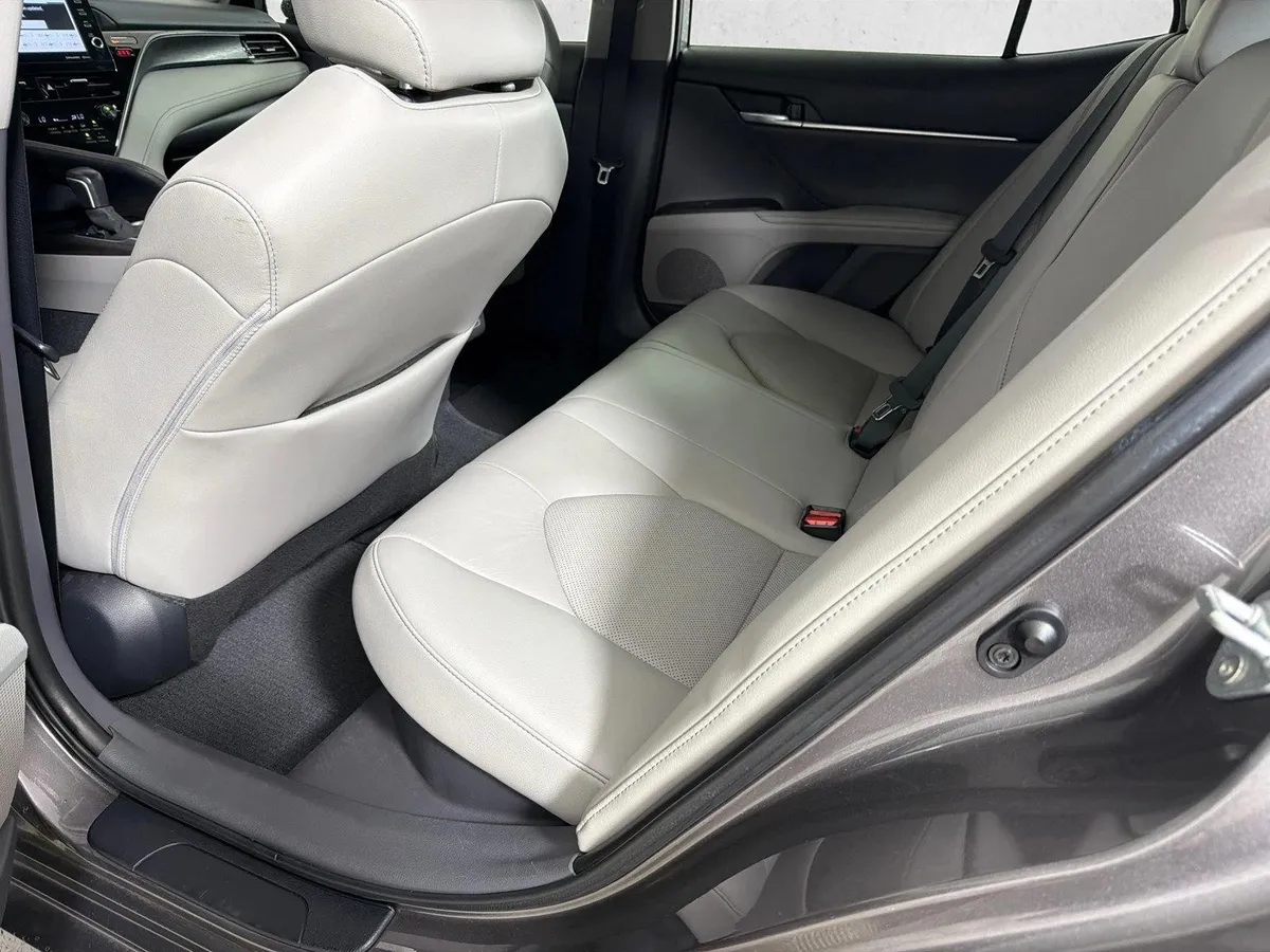 2022 Toyota Camry Hybrid XLE thumbnail 20