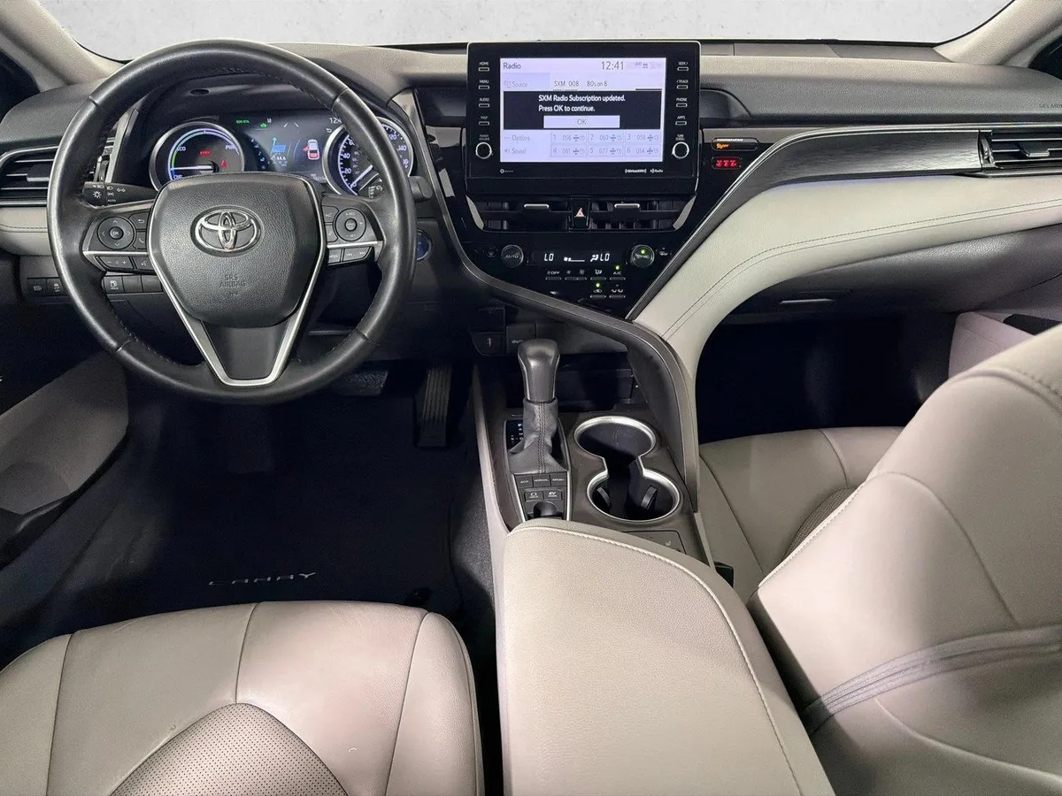 2022 Toyota Camry Hybrid XLE thumbnail 22