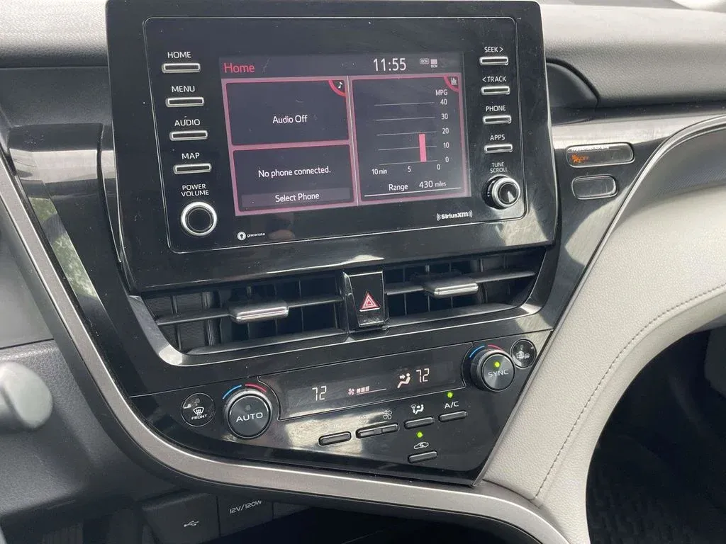 2022 Toyota Camry SE thumbnail 17