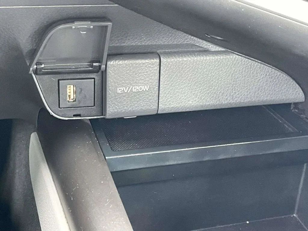 2022 Toyota Camry SE thumbnail 19
