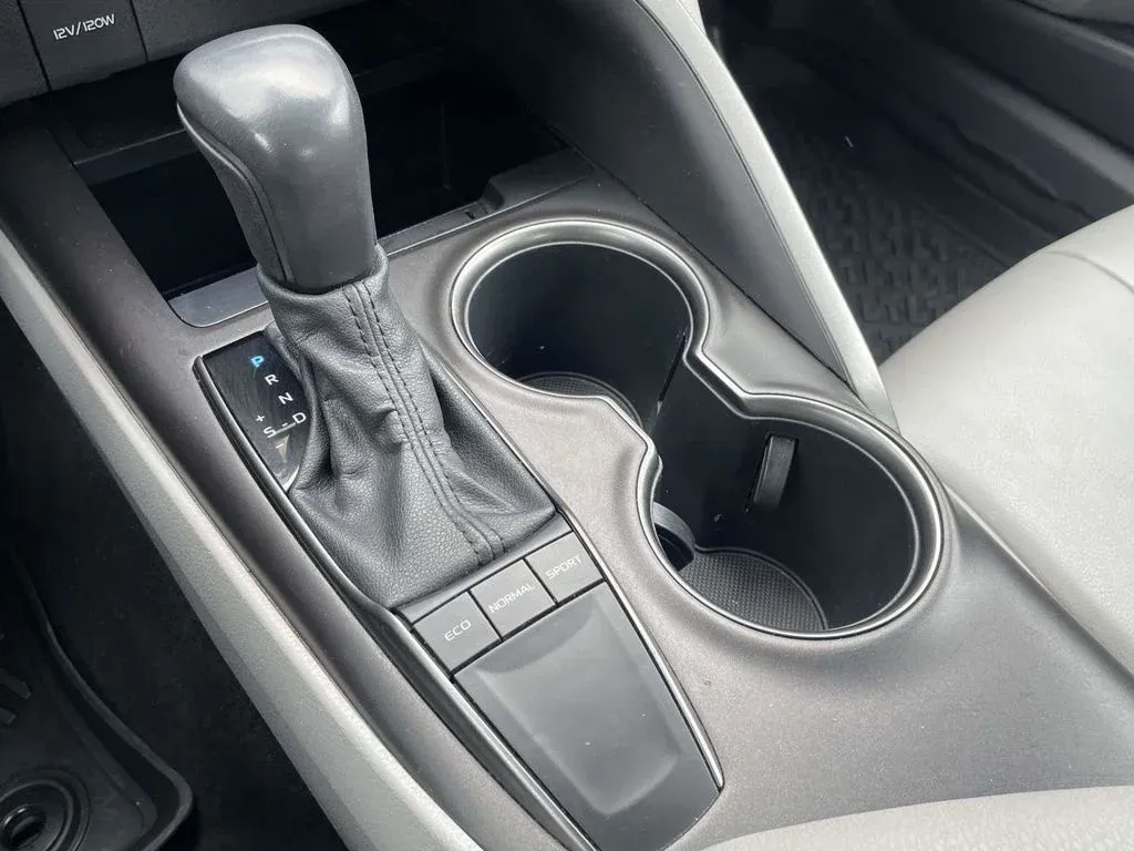 2022 Toyota Camry SE thumbnail 20