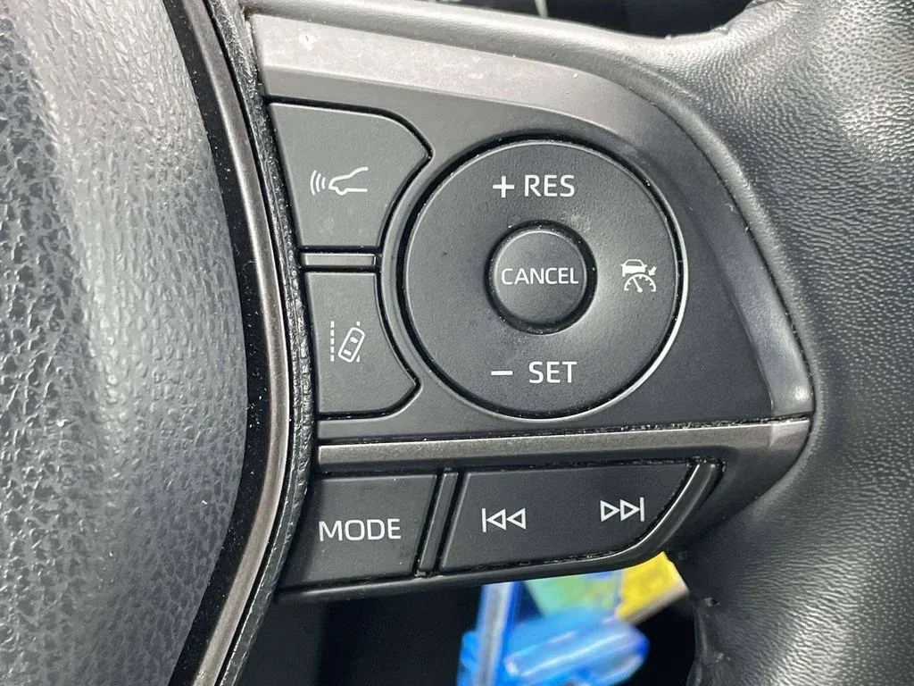2022 Toyota Camry SE thumbnail 22