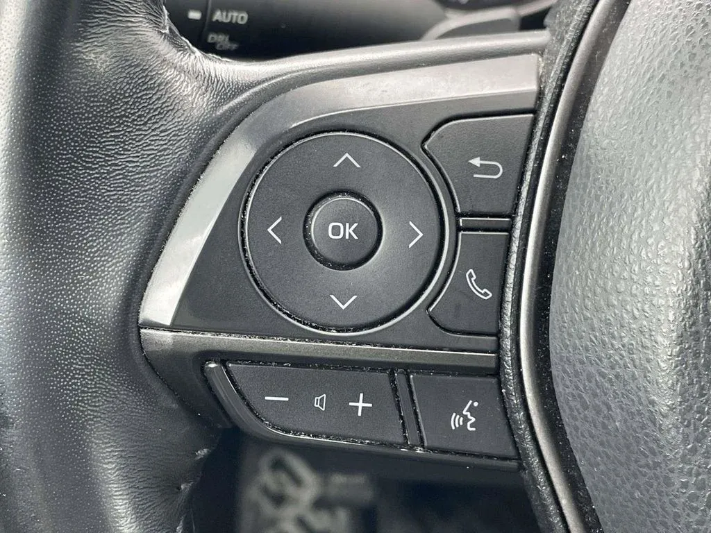 2022 Toyota Camry SE thumbnail 23