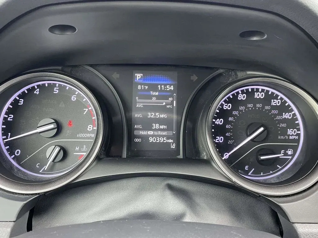 2022 Toyota Camry SE thumbnail 25